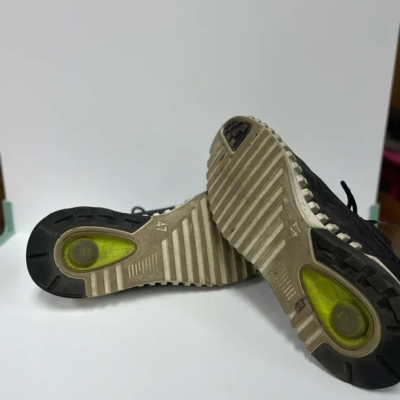 Ecco Men's Black and White Sneakers - Picture 2 of 2